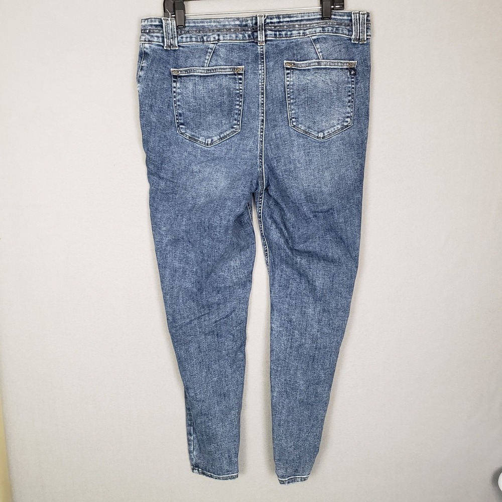 Maurices M Jeans Size 14W Mid-Rise Skinny Jeans Stretchy Denim Dark Wash Classic - Picture 2 of 9